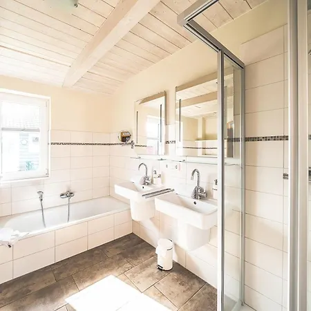 Ueus Eilun 8 - Wohlfuehlen Im Skandinavischen Mit Sauna Und Kamin Dagebüll